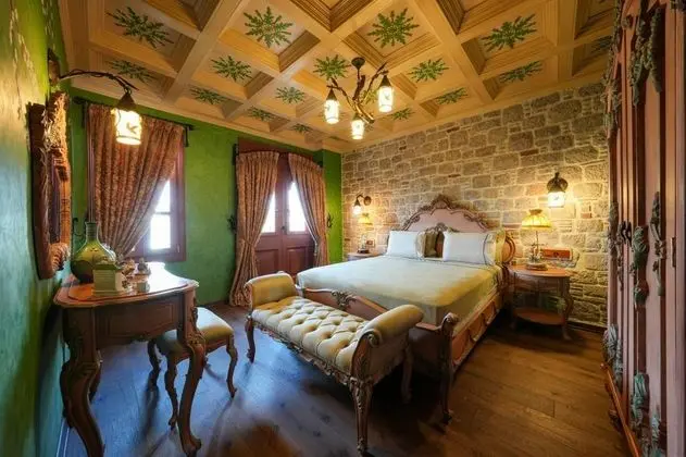 Deluxe Room with Balcony, Bahçe Manzaralı