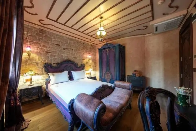 Deluxe Room with Balcony, Bahçe Manzaralı