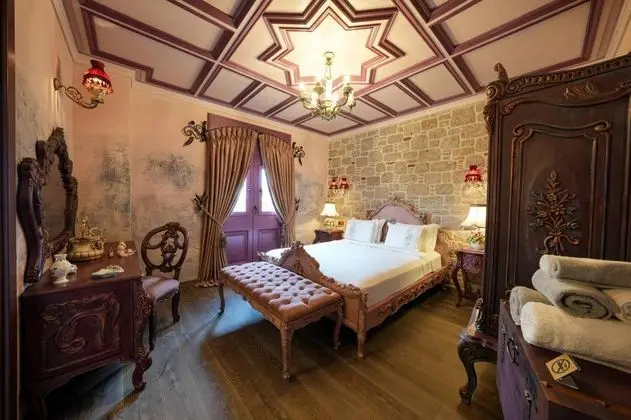 Queen Suite, Deniz ve Havuz Manzaralı, Balkonlu