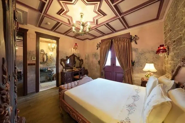Queen Suite, Deniz ve Havuz Manzaralı, Balkonlu