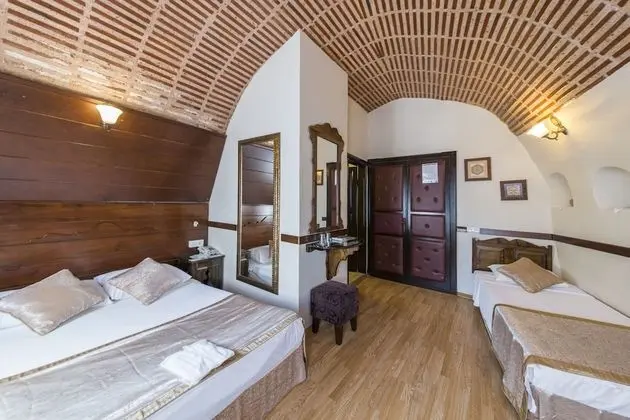 Cave Room with Double Bed