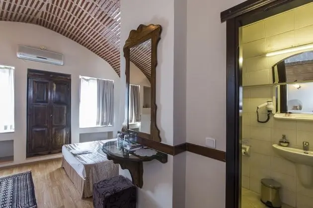 Cave Room with Double Bed