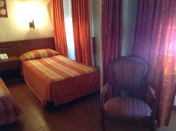 Standard Üç Kişilik Oda