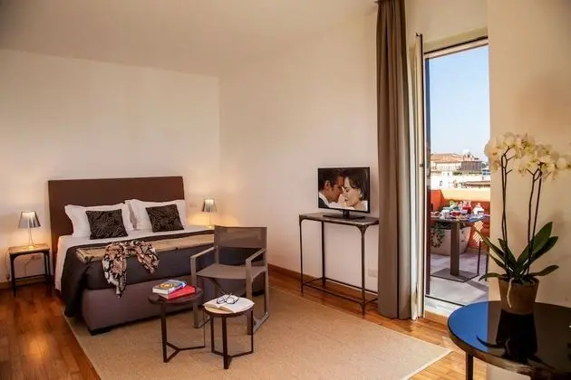 Süit, Balkon