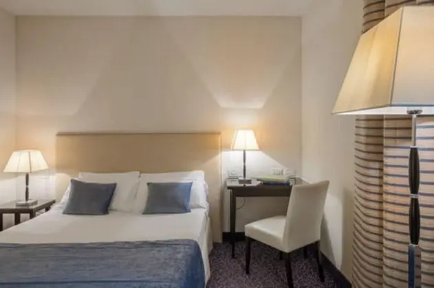 Economy Tek Büyük veya İki Ayrı Yataklı Oda