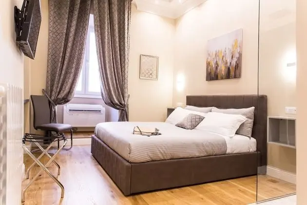 Deluxe Tek Büyük Yataklı Oda