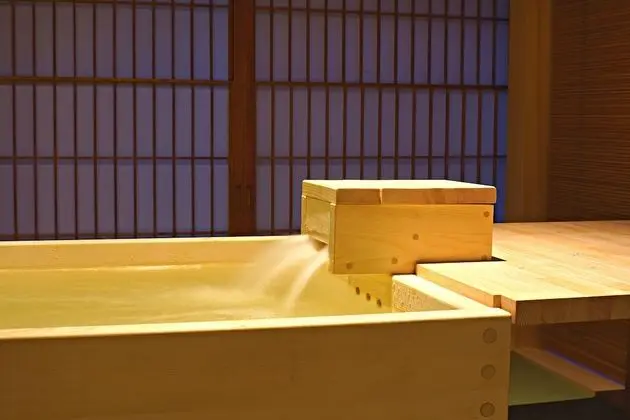 Luxury Süit (Semi Outdoor Bath, ages 13+ only)