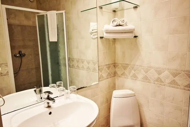 Üç Kişilik Oda