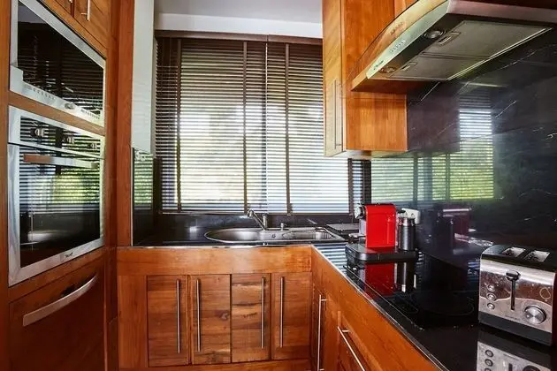 5 Bedrooms Villa
