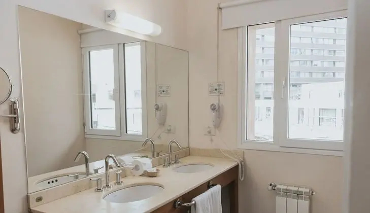 City Tek Büyük Yataklı Oda