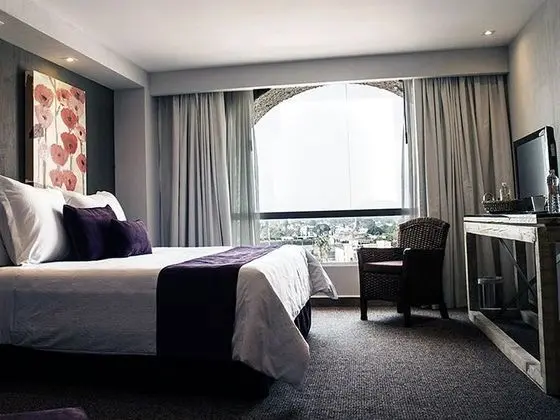 Junior Suite, Executive