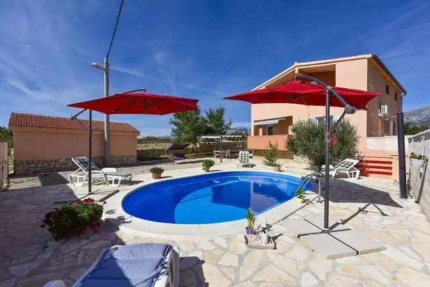 Villa, Sigara İçilebilir