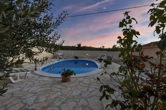 Villa, Sigara İçilebilir