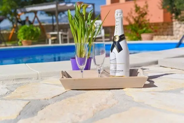 Villa, Sigara İçilebilir