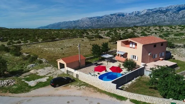 Villa, Sigara İçilebilir