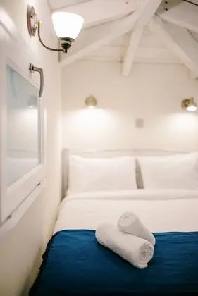 Romantic Üç Kişilik Oda, 1 Büyük (Queen) Boy Yatak ve Çekyat