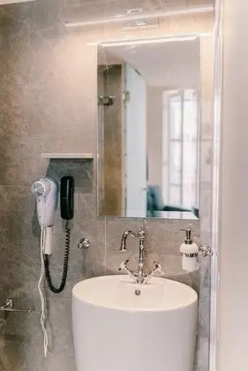 Romantic Üç Kişilik Oda, 1 Büyük (Queen) Boy Yatak ve Çekyat