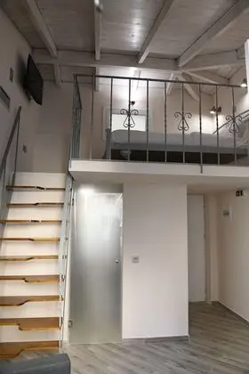 Romantic Üç Kişilik Oda, 1 Büyük (Queen) Boy Yatak ve Çekyat