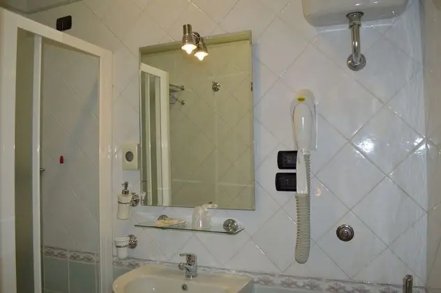 Üç Kişilik Oda