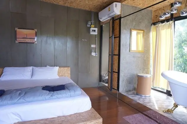 Private Room with Bathtub