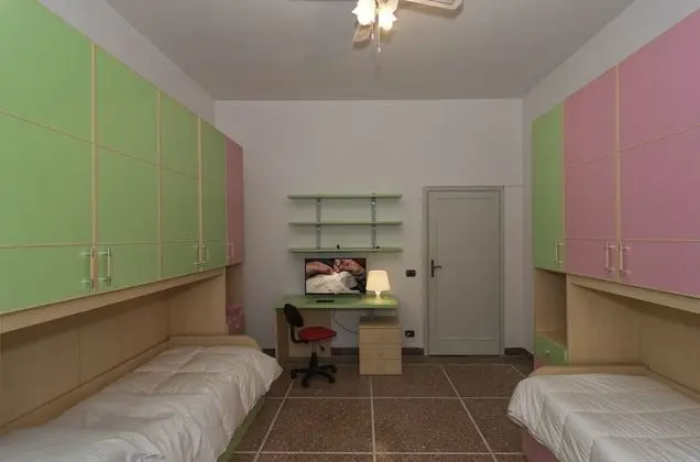 Tek Büyük Yataklı Oda, 2 Tek Kişilik Yatak, Ortak Banyo