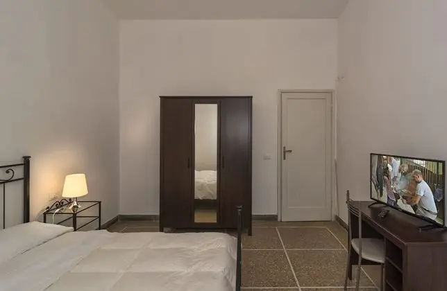 Tek Büyük Yataklı Oda, Ortak Banyo
