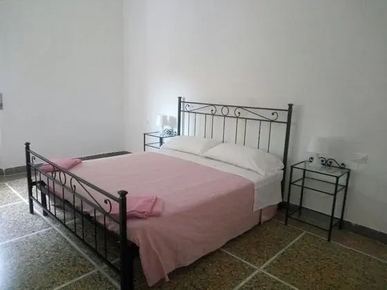 Tek Büyük Yataklı Oda, Ortak Banyo