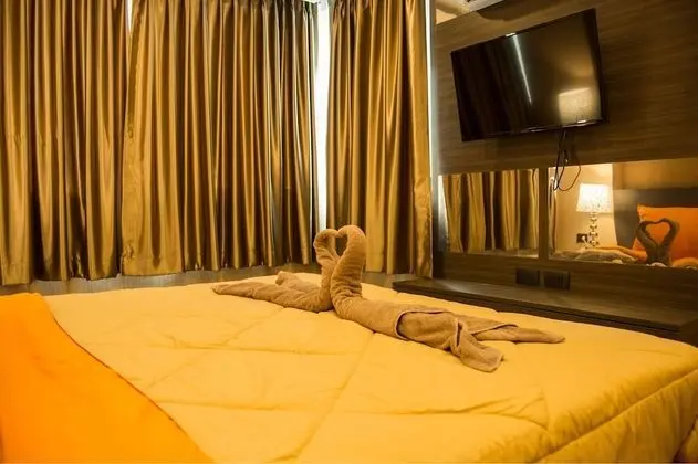 Deluxe Room Suite
