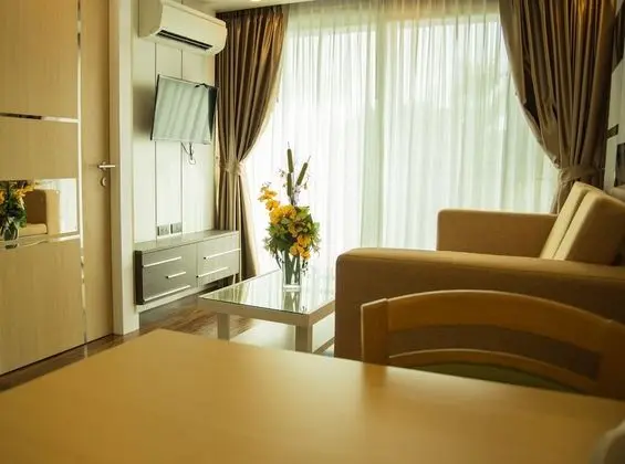 Deluxe Room Suite