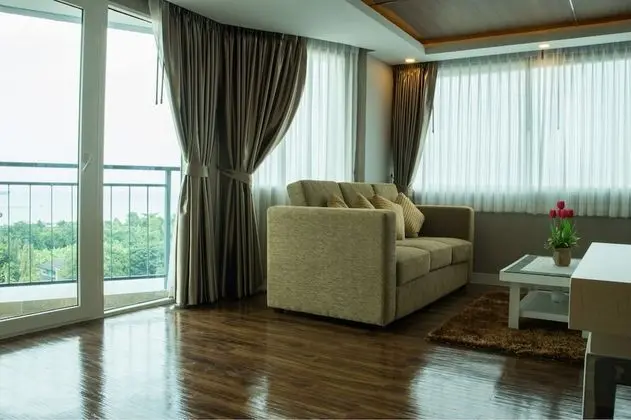 Grand Deluxe Suite