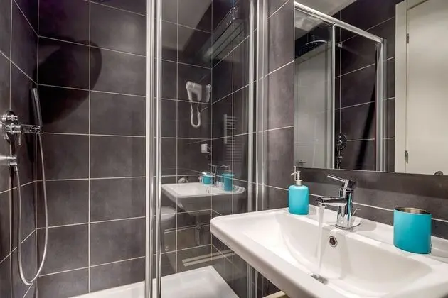 Basic Tek Büyük Yataklı Oda