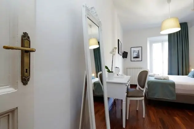 Standard Tek Büyük Yataklı Oda