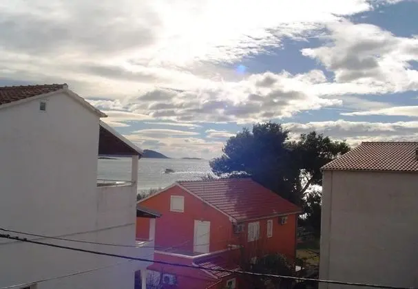 Apart Daire (Nebo - 80 m from beach - A1 Zeleni (2)