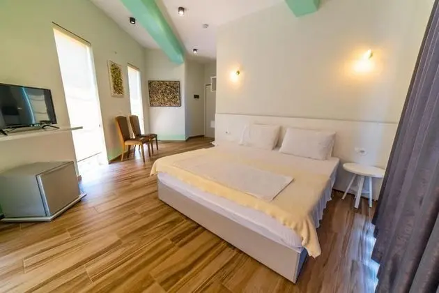 Tek Büyük Yataklı Oda, Balkon