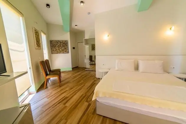 Tek Büyük Yataklı Oda, Balkon