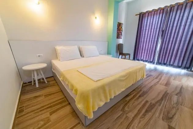 Tek Büyük Yataklı Oda, Balkon