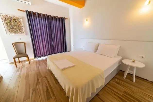 Tek Büyük Yataklı Oda, Balkon