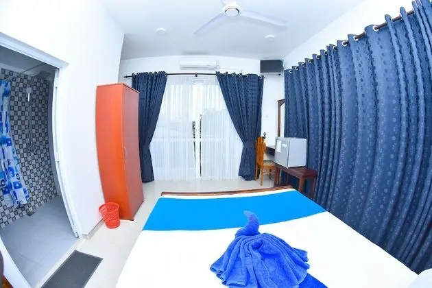 Deluxe Tek Büyük Yataklı Oda, Havuz Manzaralı, Havuz Kenarı