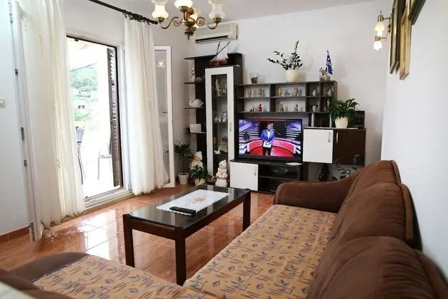 Apart Daire (Neda - perfect location & free parkin)