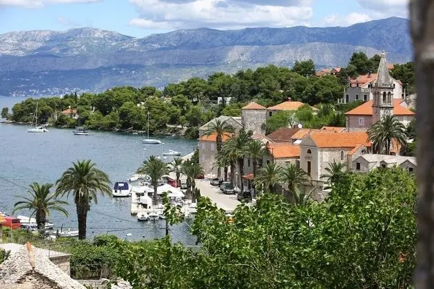 Apart Daire (Neda - perfect location & free parkin)
