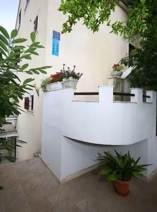 Apart Daire (Neda - perfect location & free parkin)