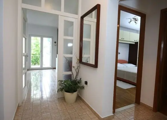 Apart Daire (Neda - perfect location & free parkin)