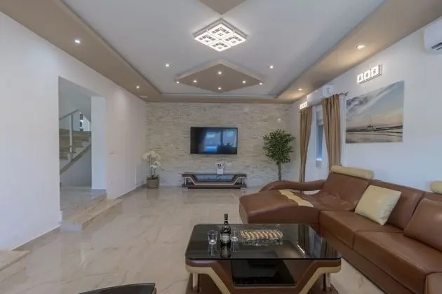 Villa, Kişiye Özel Havuzlu