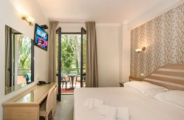 Standard Tek Büyük veya İki Ayrı Yataklı Oda