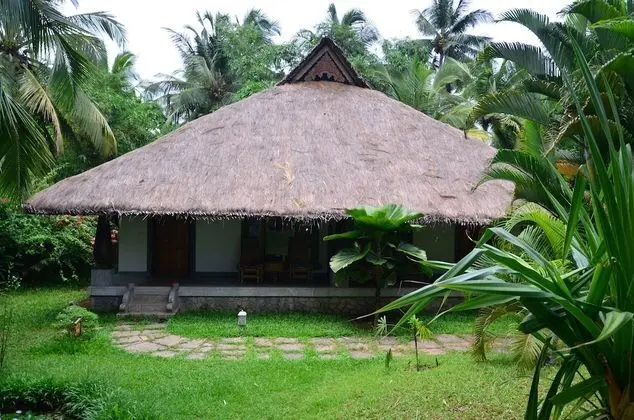 Kır Evi, Havuz Manzaralı