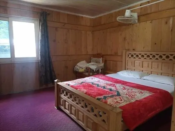 Standard Tek Büyük Yataklı Oda