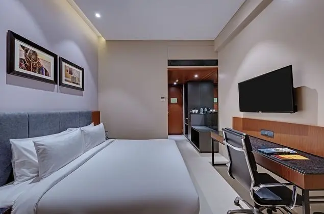 Deluxe Tek Büyük Yataklı Oda