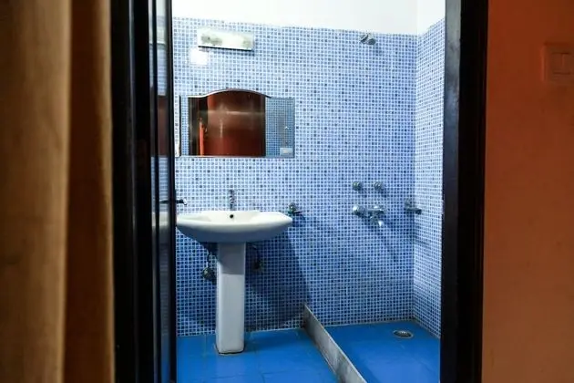 Deluxe Tek Büyük Yataklı Oda, 1 Yatak Odası, Sigara İçilebilir, Bahçe Manzaralı