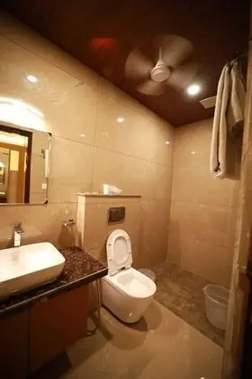 Premium Tek Büyük Yataklı Oda