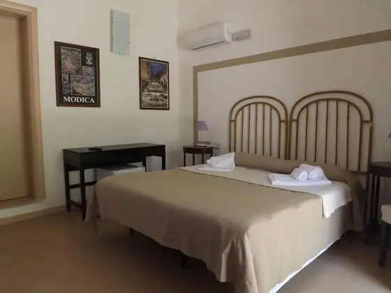 Basic Tek Büyük veya İki Ayrı Yataklı Oda